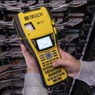 Brady M410 – Tåler tøffe jobbmiljøer med høy nøyaktighet thumbnail